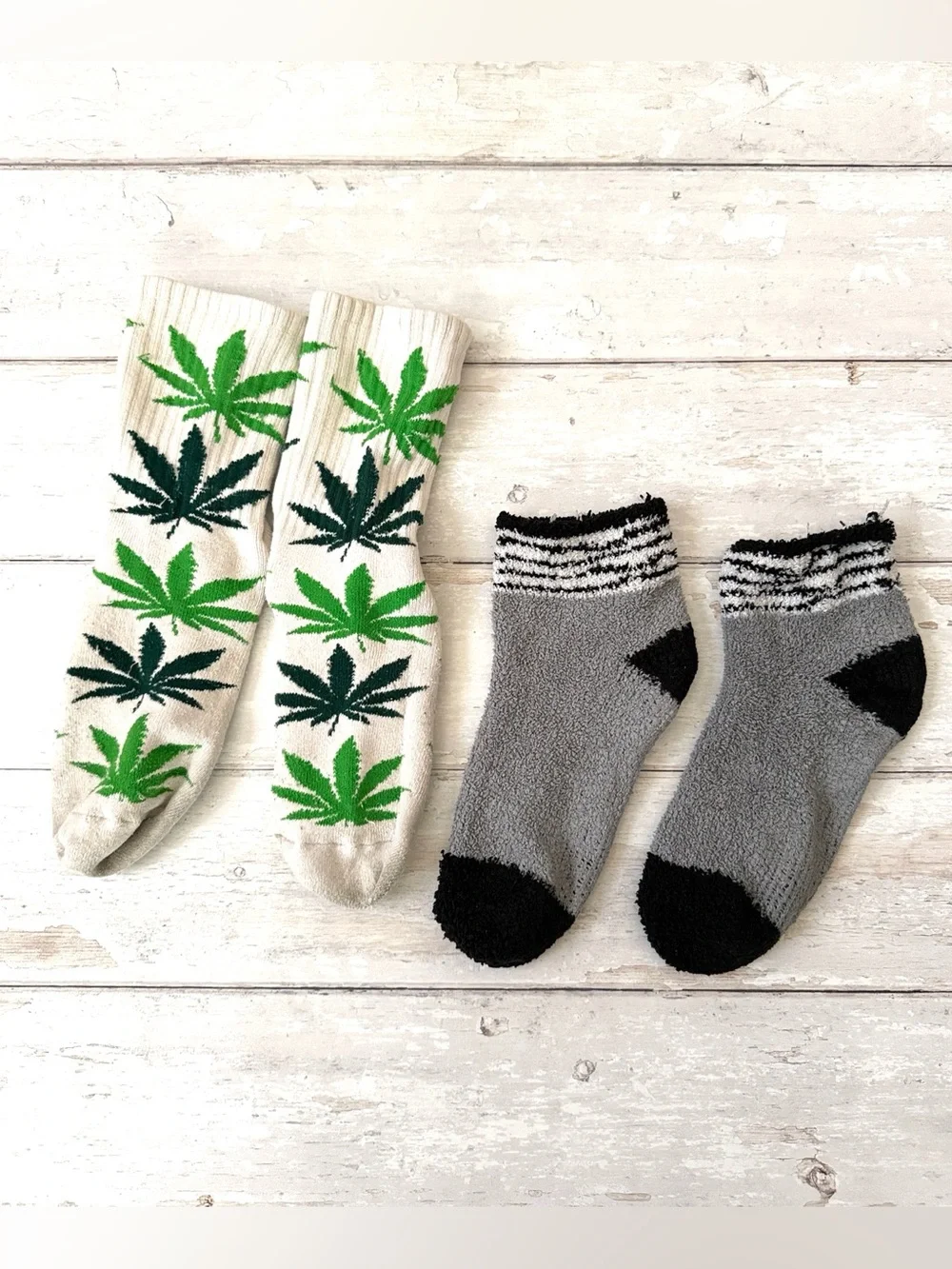 Men’s Sock Bundle Crew Socks Green Lead Print & Gray Black Pair
